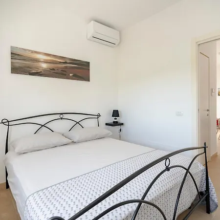 Guesthost - Dimora Melillo - Lovely Seaview Apartament