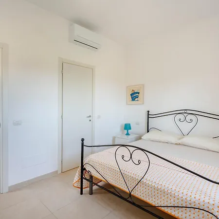 Guesthost - Dimora Melillo - Lovely Seaview Apartment *