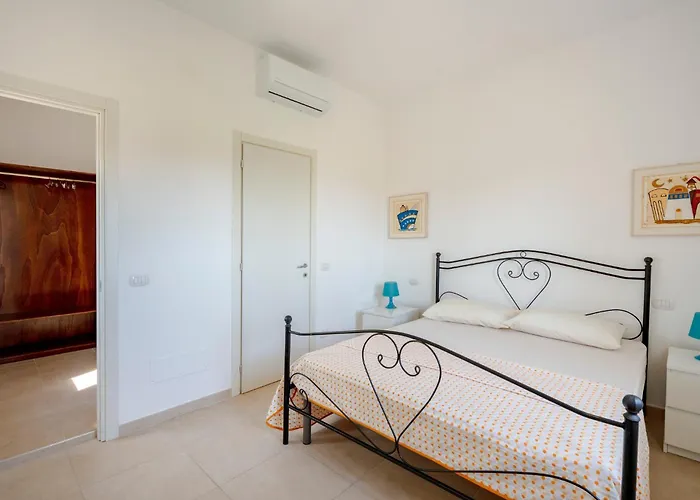 Guesthost - Dimora Melillo - Lovely Seaview Apartament *